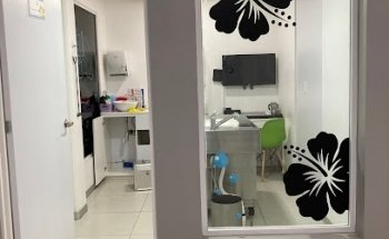 Zoona Veterinary & Grooming Center Las Águilas