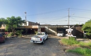 Central Médica Veterinaria, La Orilla