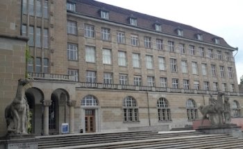 Hörsaaldisposition Zentrum