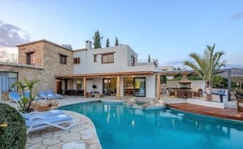 Phœnix Real Estate and More