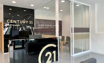 CENTURY 21 Lighthouse