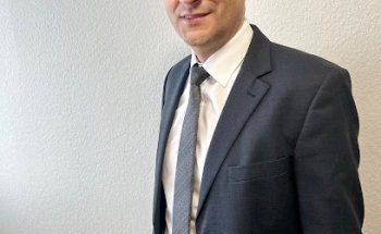 Oleg PIKH TROUBLE-SHOOTER