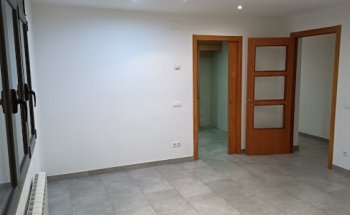 Lloguers De Pisos i locals Trenk.