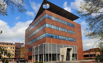 10HOOG Bedrijfsmakelaars