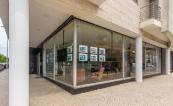 Linha da Praia Imobiliária e Turismo, Lda
