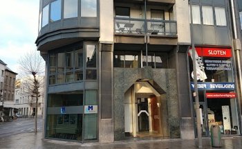 Metropolitan Real Estate