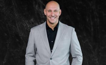 ???? Jean-Baptiste Pierrard - Courtier immobilier Inc. // Royal LePage Blanc & Noir