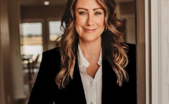 Realty Billings - Amber Uhren