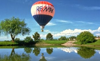 RE/MAX