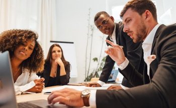 Grauhirsch Immobilien GmbH