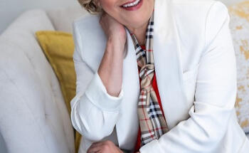 Suzanne Rocha, Broker/Real Estate Expert