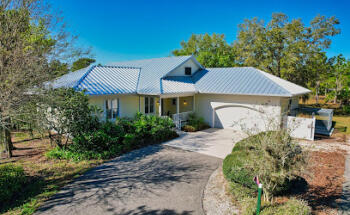 Houses with Hart- Paul, Stacey and Andrew Hart