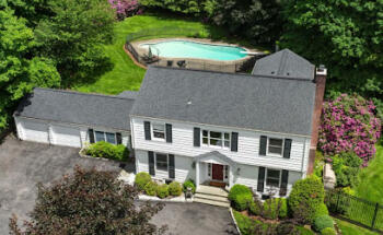 Amy Singer | Houlihan Lawrence Real Estate
