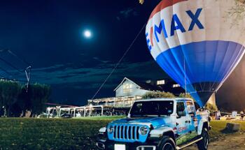 RE/MAX Revolution Wall