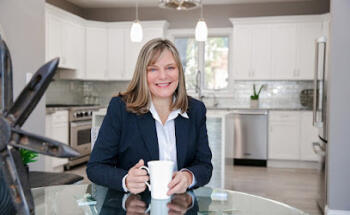Sherry Wiggs, Houlihan Lawrence Real Estate