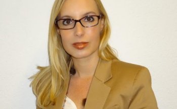 Deutsche Bank Immobilien Nina Bernshof, selbstständige Immobilienberaterin