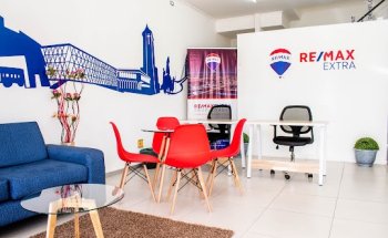 RE/MAX EXTRA