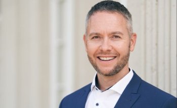 Deutsche Bank Immobilien Bastian Schönecker, selbstständiger Immobilienberater