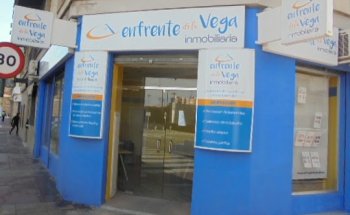 Inmobiliaria Enfrente de la Vega