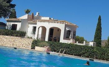 Cris y Javi Inmobiliaria S.L.