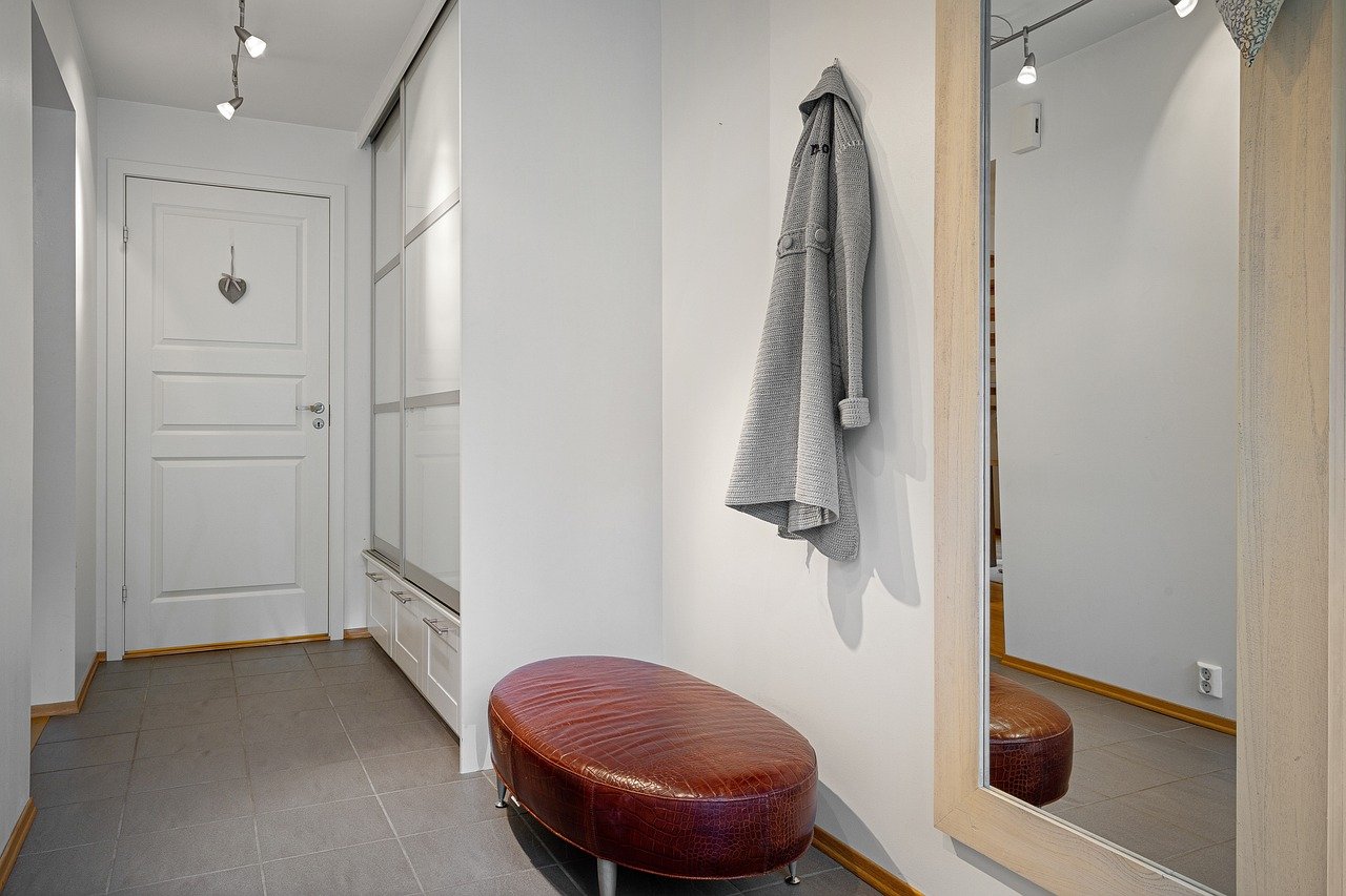 Cómo aprovechar un pasillo ancho como zona extra