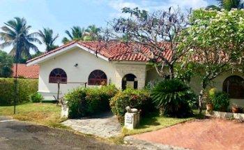 La Casa de Los Alvarez