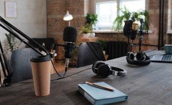 Locutor Josh Gonzalez