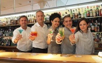 Ginfizz And Gibson SL