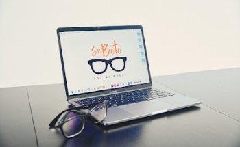 Sr. Boto Social Media