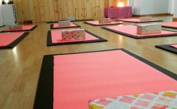 ananda.má. Yoga~Nutrición~Maternidad en Segovia