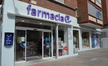 Farmacia Yolanda Velasco Diego Abierta todos los días del año.