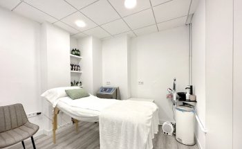 SALUT VITAL , ESTHER VILA