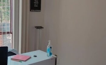 Lic. Paola De Vecchi Robert