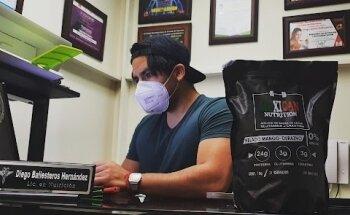 Nutriólogo Diego Ballesteros