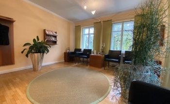 Frau Gabriele S. Diethmayr