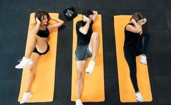 Goldenbody, Laura Müdespacher