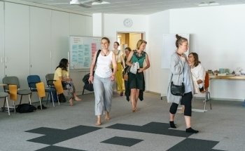 Apamed Fachschule - Komplementär Therapie, Kinesiologie, Psychosoziale Beratung, Ernährung