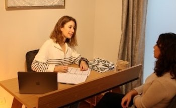 Laura Castelli - Diététicienne - Naturopathe