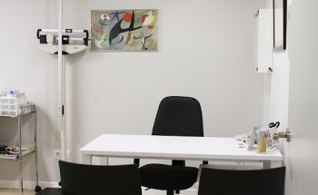 Especialistes Les Bòbiles Centro médico y Dental