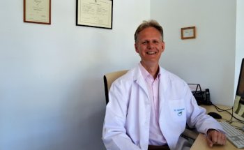 Antiguo médico CEOME S.L. Método Doctor Sinnema. Tratamiento médico para adelgazar