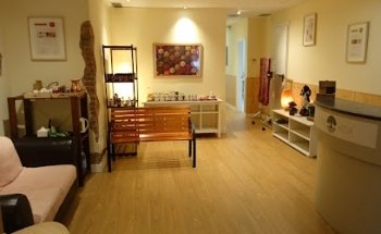 Centro de medicina integral Vita Veda (María Salvatierra y Tomás Hernández)