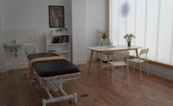 Clínica de fisioterapia, osteopatía y suelo pélvico Caelum Granada