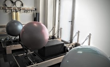 The Kine Hub Poblenou | Fisioterapia - Osteopatía - Pilates Terapéutico