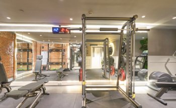 Fit Club Boutique Santa Ana - Hotel Me - Fitness and Beauty