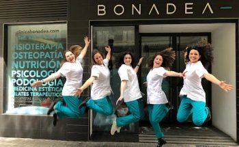 Clínica de Fisioterapia y osteopatía en Granada ️ Bonadea. Fisioterapeuta en Granada - Osteópatas en Granada.