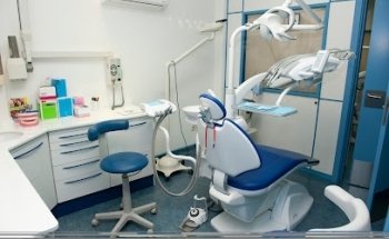 Policlínica Acacias - Dentista en Azuqueca de Henares