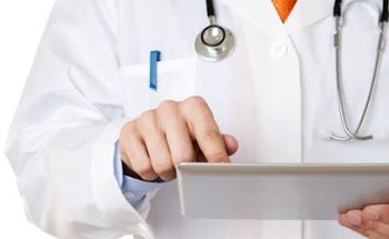 Dr. Cristóbal Román clinic