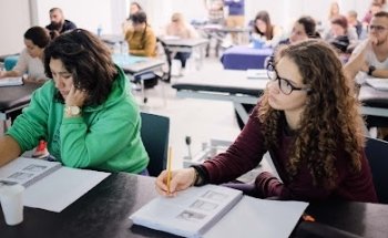 Bwizer - Escola certificada com Formação em Fisioterapia, Enfermagem, Medicina, Nutrição e Exercício