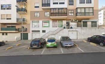 Clínicas Laura Souto by CLIREFIS - Massamá