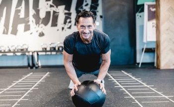 Mic Schwarzfischer · Personal Trainer · Gesundheitscoach